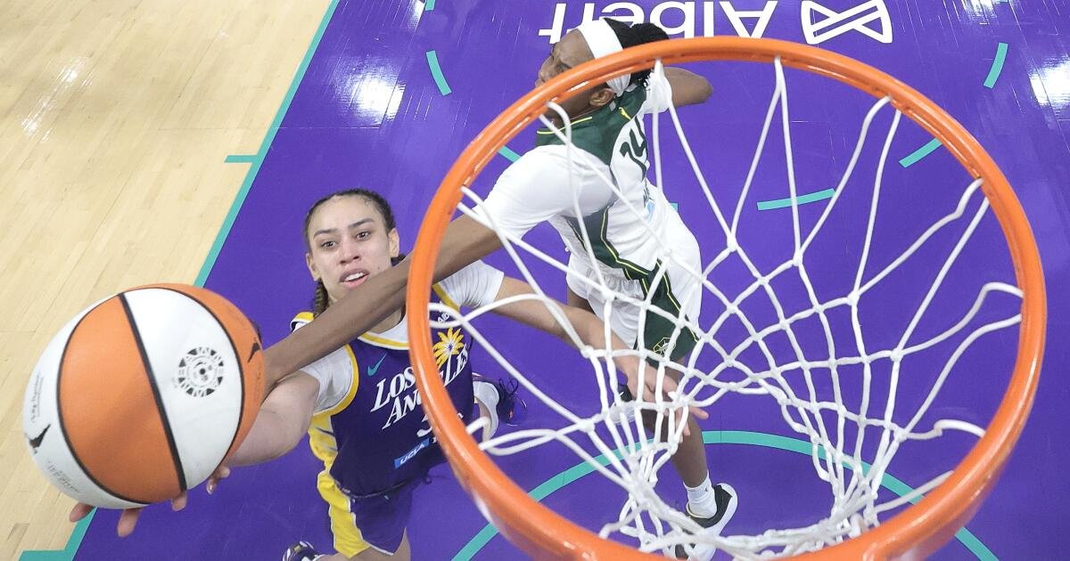 Dearica Hamby y Kelsey Plum Lift Sparks a otra victoria dura sobre Seattle