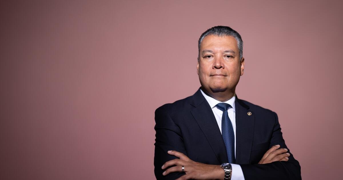 Padilla sideps preguntas sobre una posible carrera para el gobernador, dice que está enfocado en la redistribución de distritos