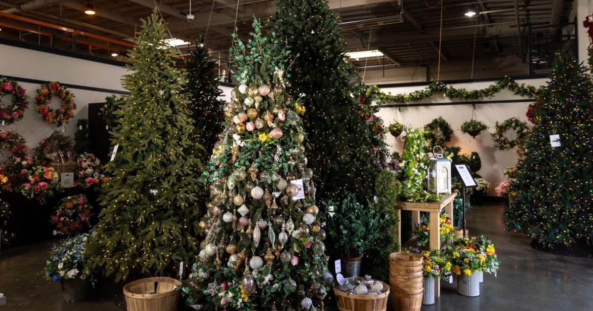 Las decoraciones navideñas vienen con un precio más alto en esta temporada de vacaciones gracias a las tarifas