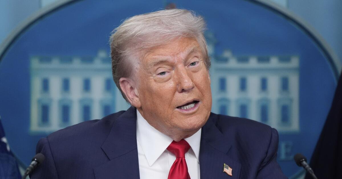 Un tribunal de apelaciones permite que la administración Trump suspenda o termine los miles de millones en ayuda extranjera