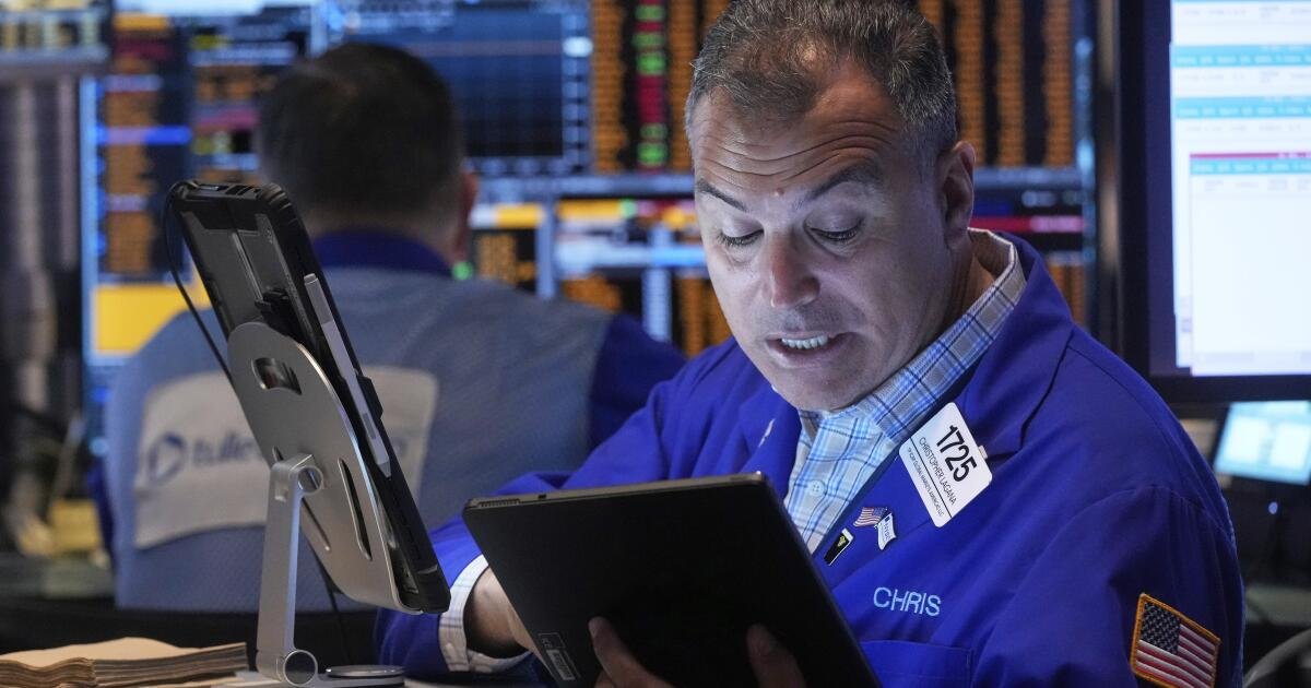 Walmart ayuda a llevar a Wall Street a su quinta derrota consecutiva