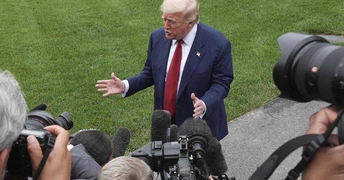 Un furioso Trump profundiza en su guerra comercial, incesará el funcionario después del informe de empleos brutales