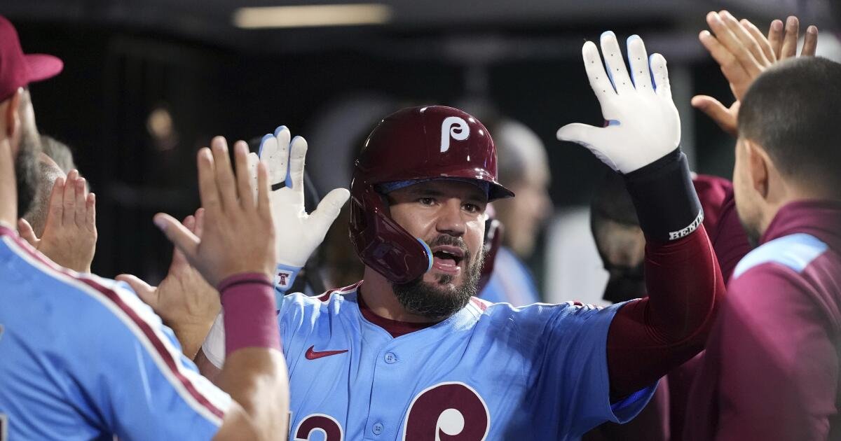 Kyle Schwarber de Filadelfia llega a cuatro jonrones en un gran juego contra Atlanta