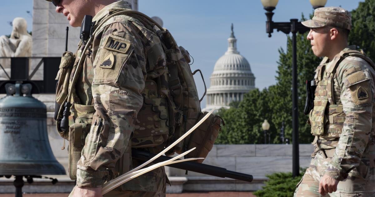 El jefe de policía ordena una mayor cooperación con los agentes de inmigración a medida que la actividad federal se arraiga en DC