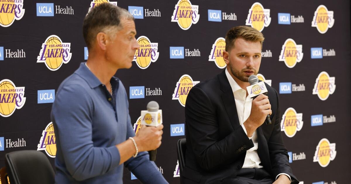 El compromiso de los Lakers con Luka Doncic plantea preguntas sobre el papel de LeBron James