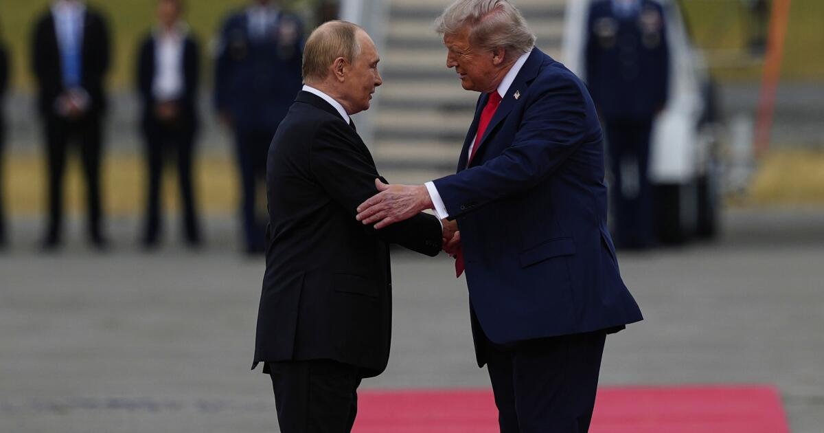 'Constructivo'? Mire nuevamente el humo y los espejos de la cumbre de Trump-Putin