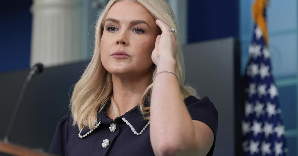 "Tráelo, Gavin", la Casa Blanca le dice a Newsom sobre la amenaza de demandar por los cortes de UCLA