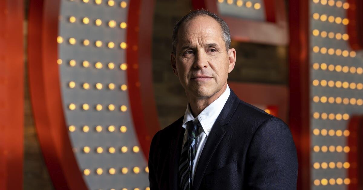 El jefe de cine de Paramount, Brian Robbins, sale antes de la adquisición de Skydance
