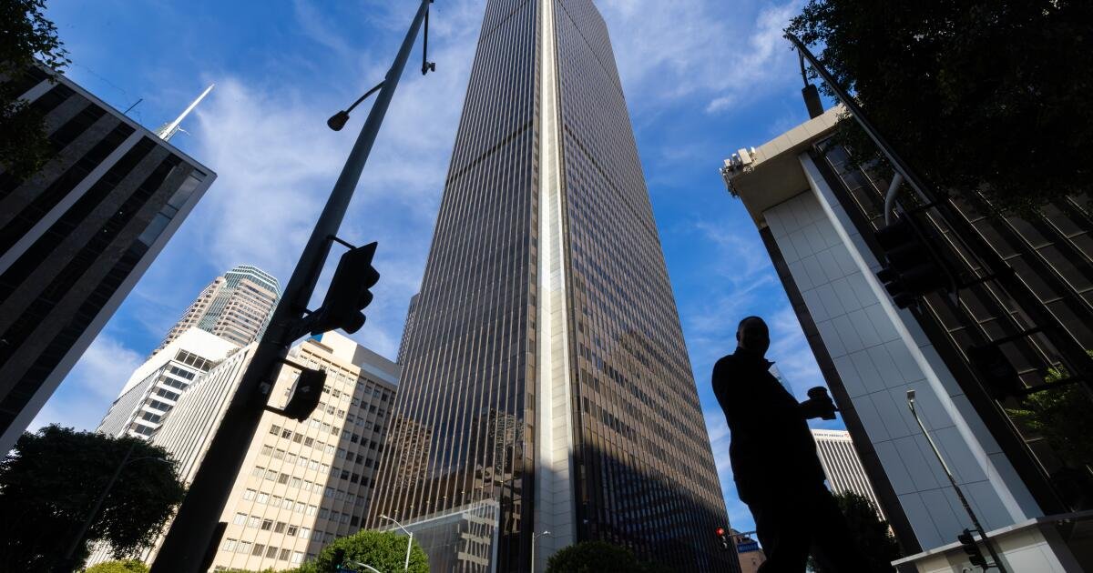 El consulado de la India firma el contrato de arrendamiento en el centro de Los Ángeles