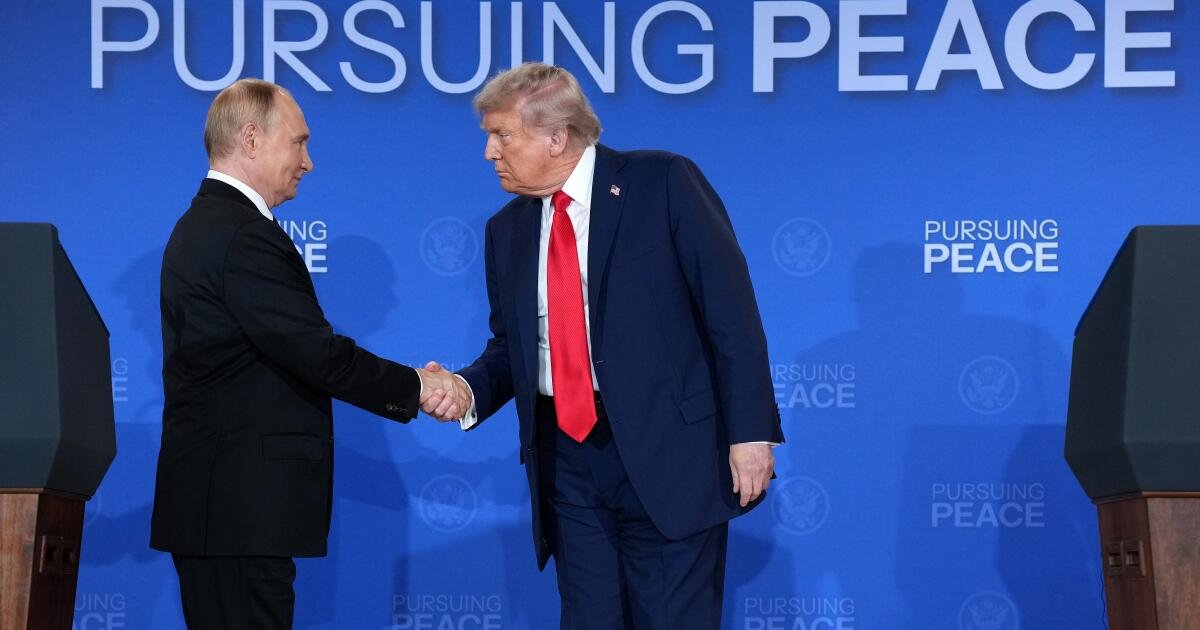 Putin, triunfante en Alaska, puede estar presionando su suerte con Trump