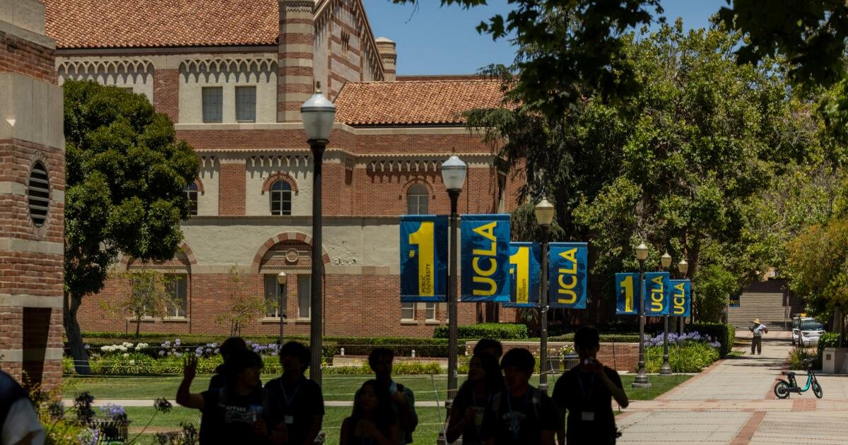 Trump congela $ 200 millones en fondos de investigación de ciencia e investigación médica de UCLA, citando antisemitismo