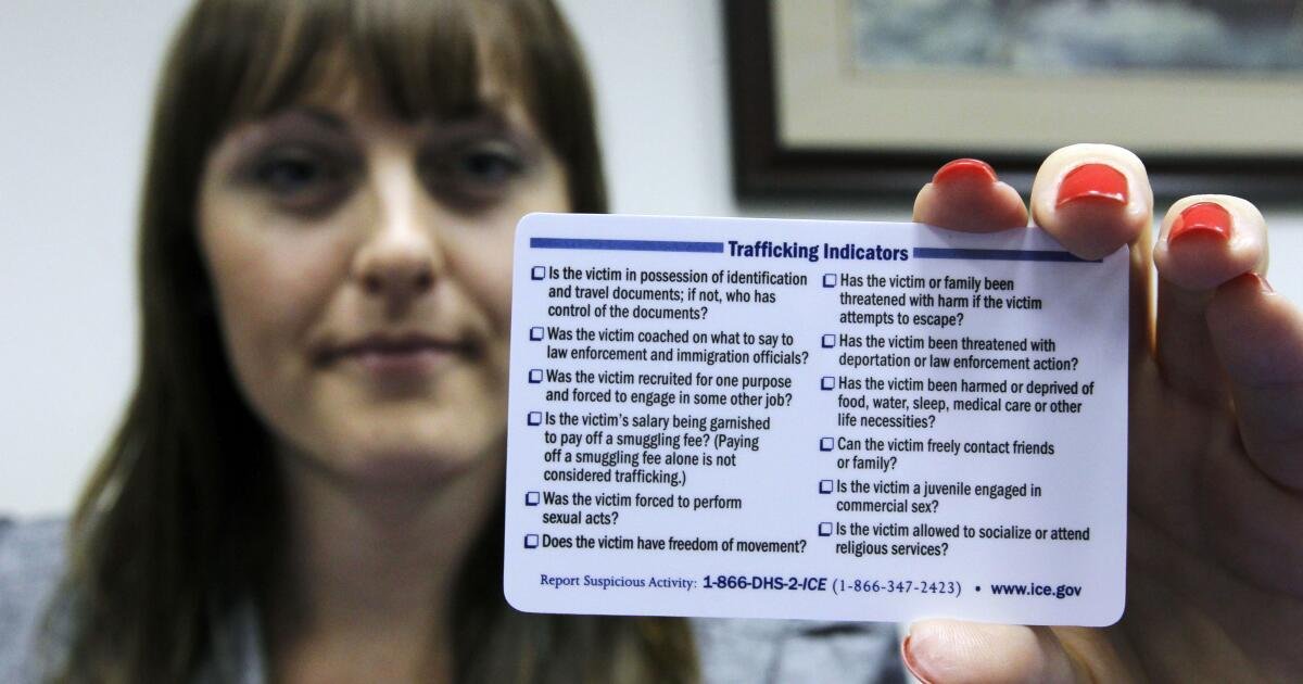 Más sobrevivientes de tráfico humano buscan visas, pero enfrentan esperas más largas y deporte de riesgo