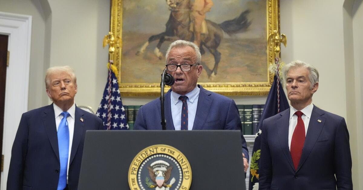 RFK Jr. quiere una respuesta al aumento de las tasas de autismo. Los científicos dicen que está ignorando algunos obvios