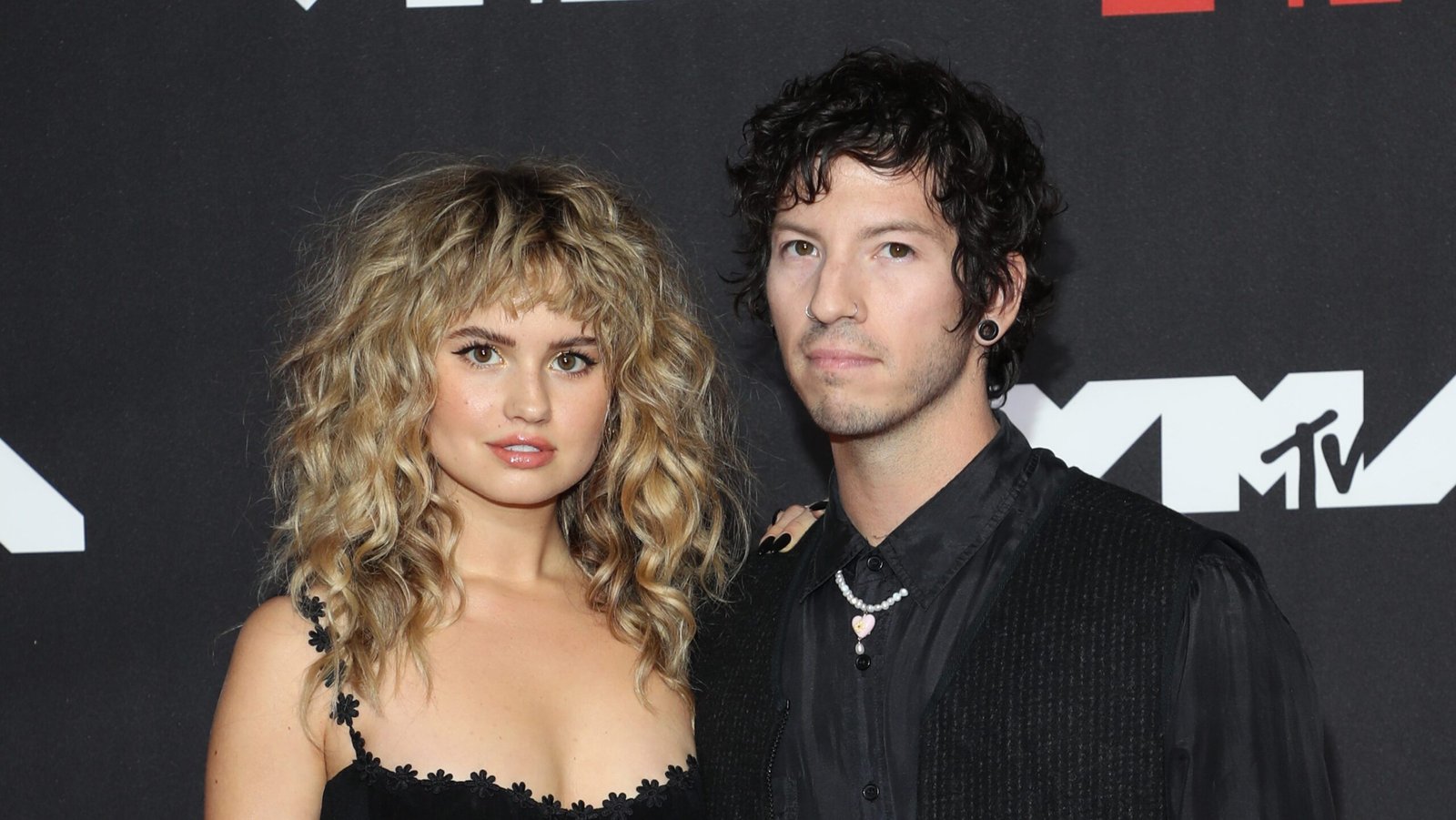 Josh Dun: 5 cosas que saber sobre el marido de Debby Ryan