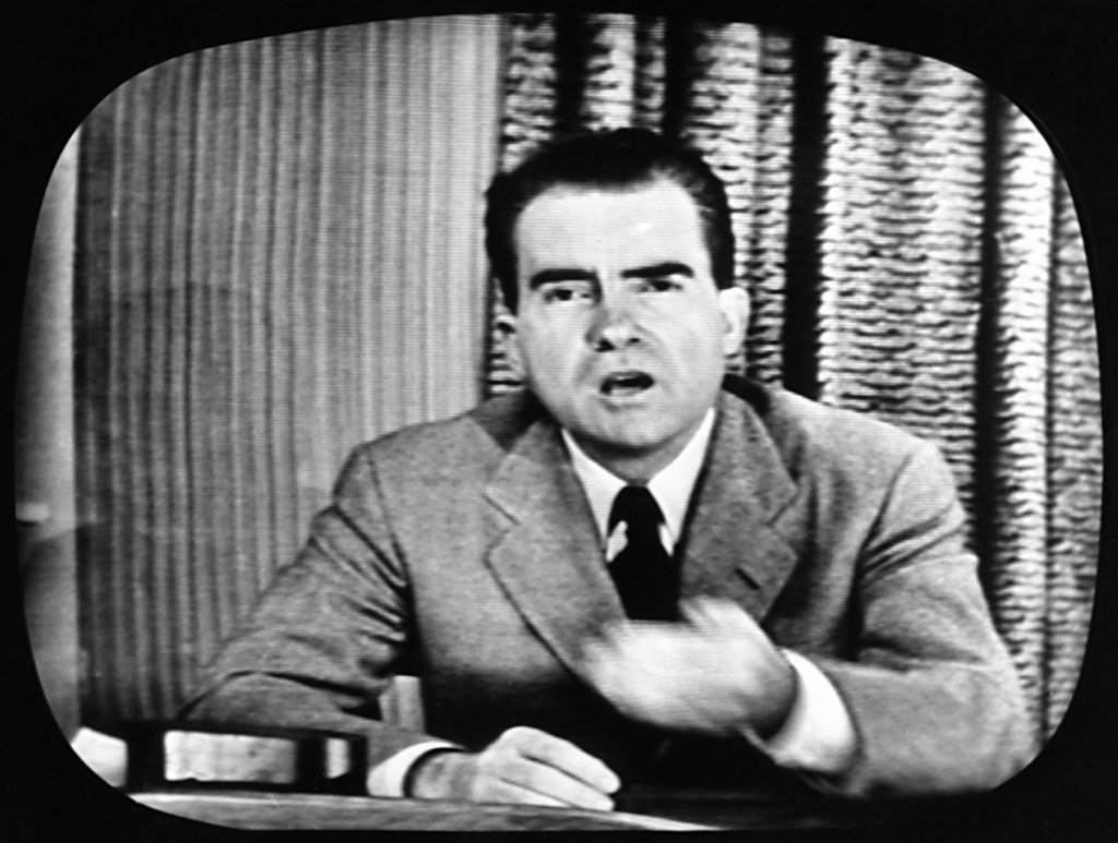 Hoy en la historia: 23 de septiembre, el discurso de ‘Checkers’ de Nixon