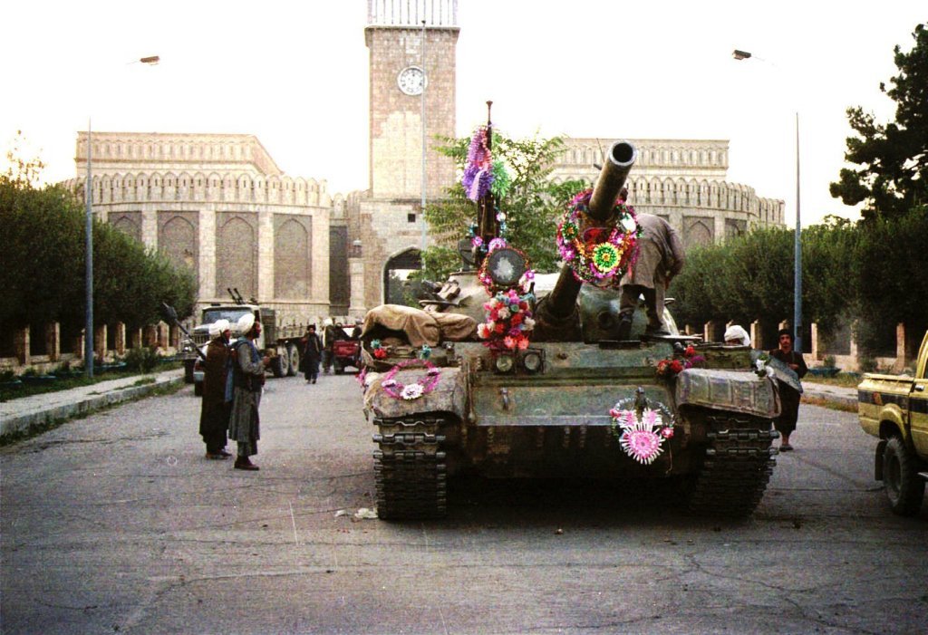 Hoy en la historia: 27 de septiembre, los talibanes toman poder en Afganistán