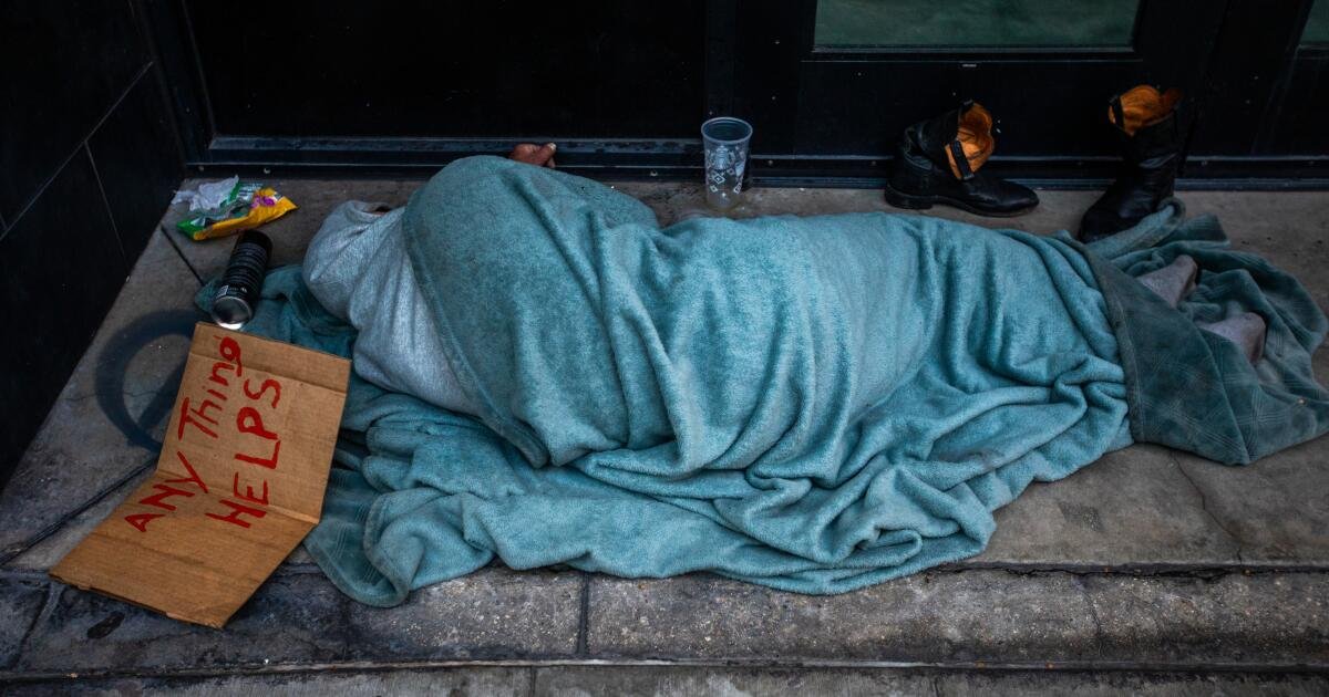 California empató con Louisiana para la mayor tasa de pobreza de los Estados Unidos, dice un nuevo informe