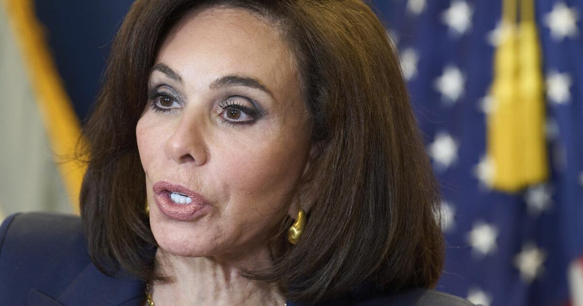 El juez castiga a la oficina del fiscal de DC dirigida por Jeanine Pirro, dice que no le queda «credibilidad»