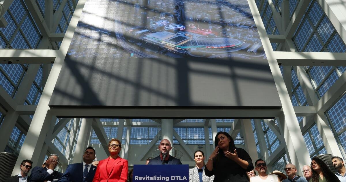 Acabamos de terminar de pagar el centro de convenciones. Aquí vamos de nuevo