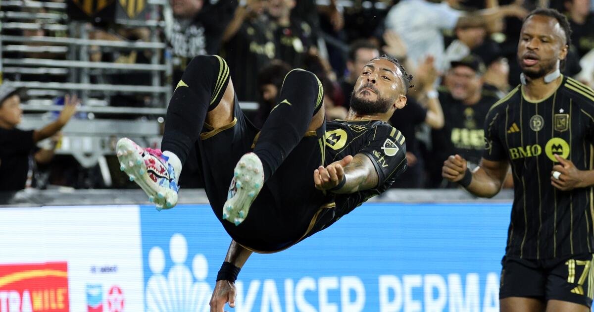 Denis Bouanga anota tres goles en la victoria de LAFC sobre Real Salt Lake