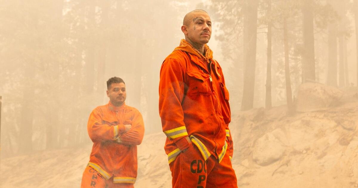 Los bomberos encarcelados de California, que ganan alrededor de $ 30 por día, podrían obtener un gran aumento