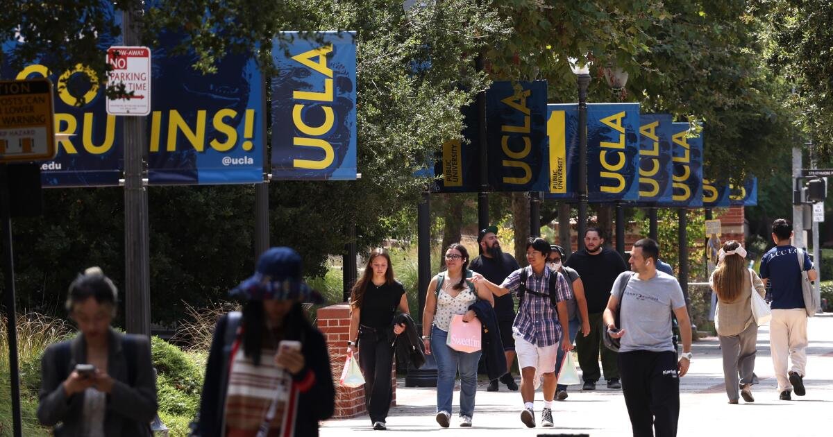 El juez federal está "inclinado" a ordenar a Trump que restaure $ 500 millones en subvenciones de investigación de UCLA