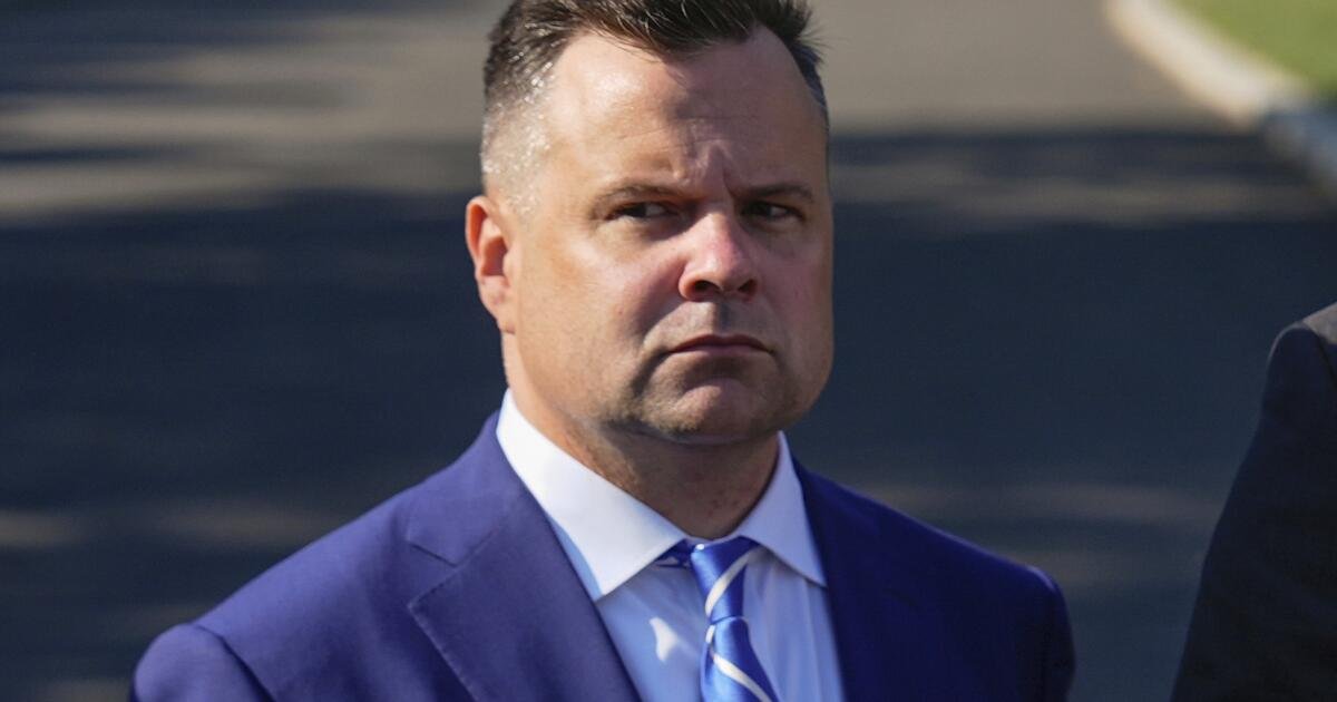 El abogado de Schiff le dijo al Departamento de Justicia que debería investigar a Pulte por investigar hipotecas de los oponentes de Trump