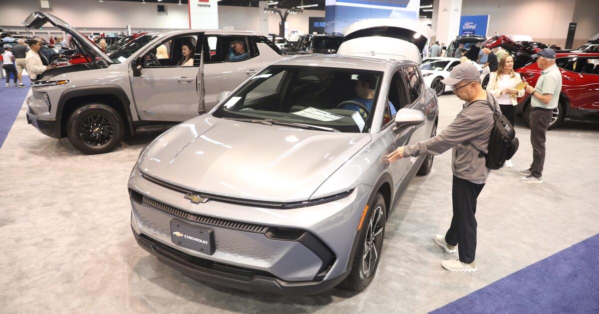 Los compradores de Los Ángeles luchan para tomar los EV a medida que terminan las exenciones de impuestos
