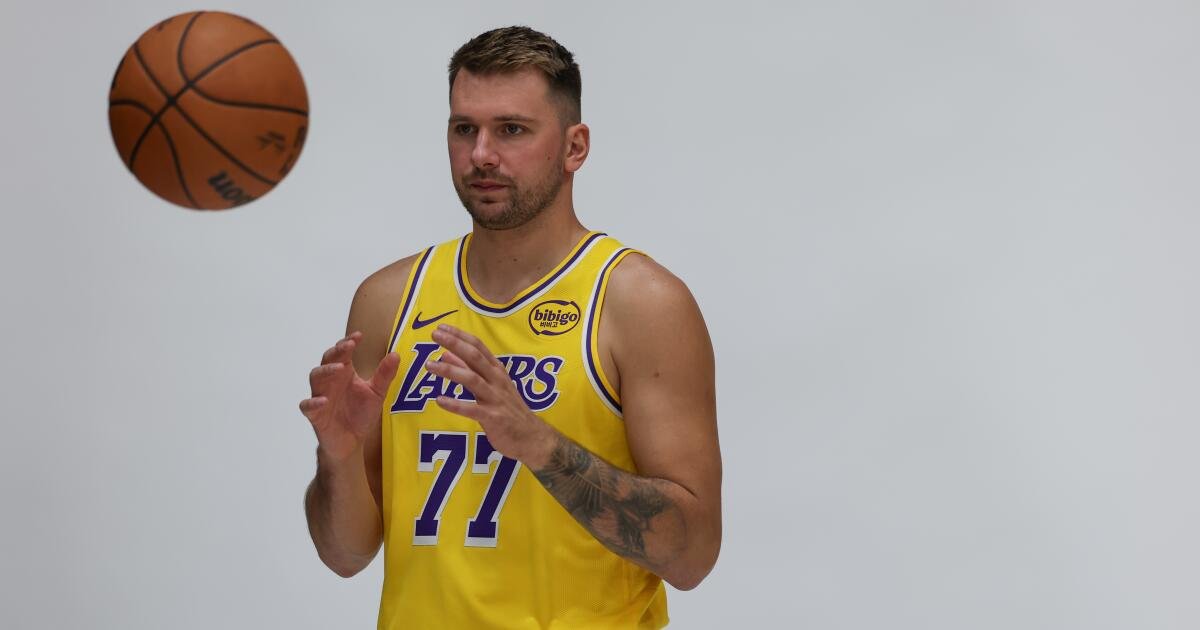 ¿Jugará finalmente Luka Doncic en un partido de pretemporada el domingo? Por determinar