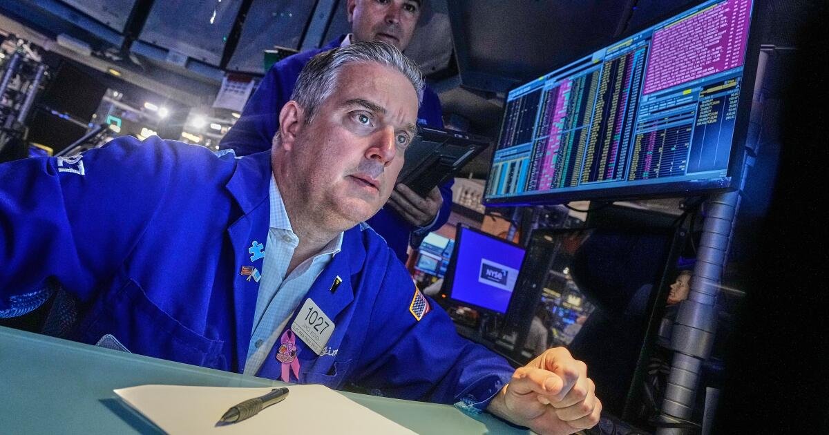 Las acciones se tambalean a medida que aumentan las tensiones comerciales entre EE. UU. y China