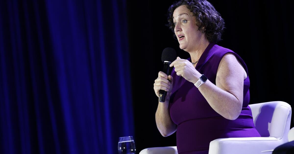La pregunta sobre cómo atraer a los votantes de Trump la desató, dice la candidata a gobernadora Katie Porter