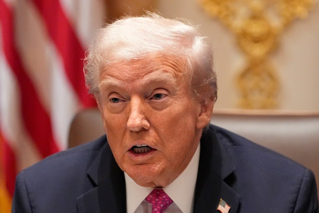 Estados Unidos ha capturado a los sobrevivientes después del ataque a un barco sospechoso de transportar drogas en el Caribe, dicen fuentes de AP