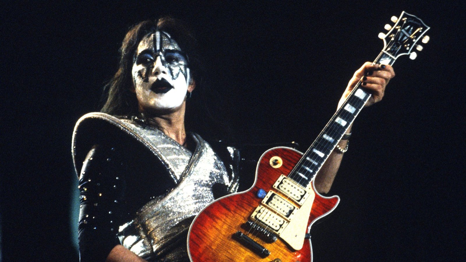 La causa de la muerte de Ace Frehley: cómo murió trágicamente el guitarrista de KISS