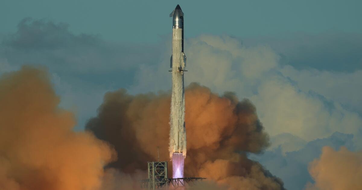 SpaceX defiende el progreso en el desarrollo de una nave Starship capaz de alunizar