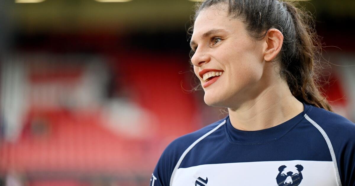 Barbie se está asociando con Ilona Maher y otras estrellas de rugby para ayudar a mantener a las niñas en los deportes