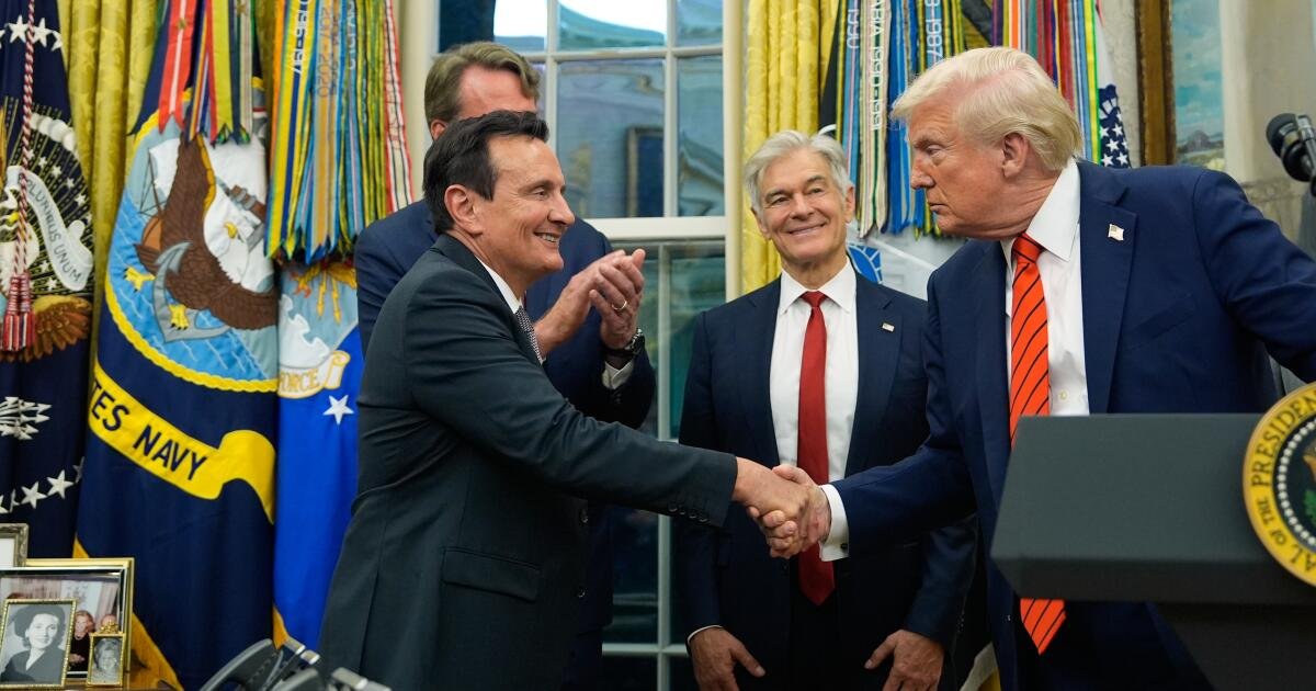 AstraZeneca acuerda reducir los precios de los medicamentos para Medicaid bajo el acuerdo de la administración Trump