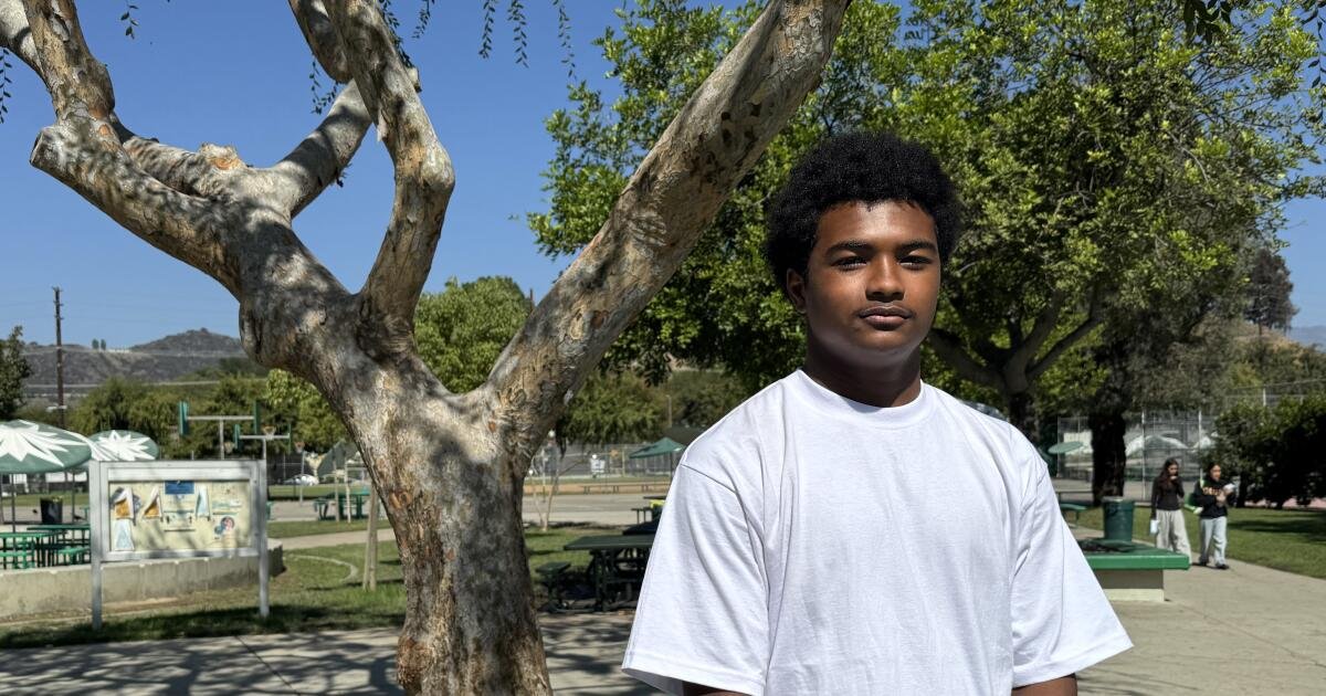 Melion Busano de Eagle Rock High le dio una oportunidad al fútbol y valió la pena