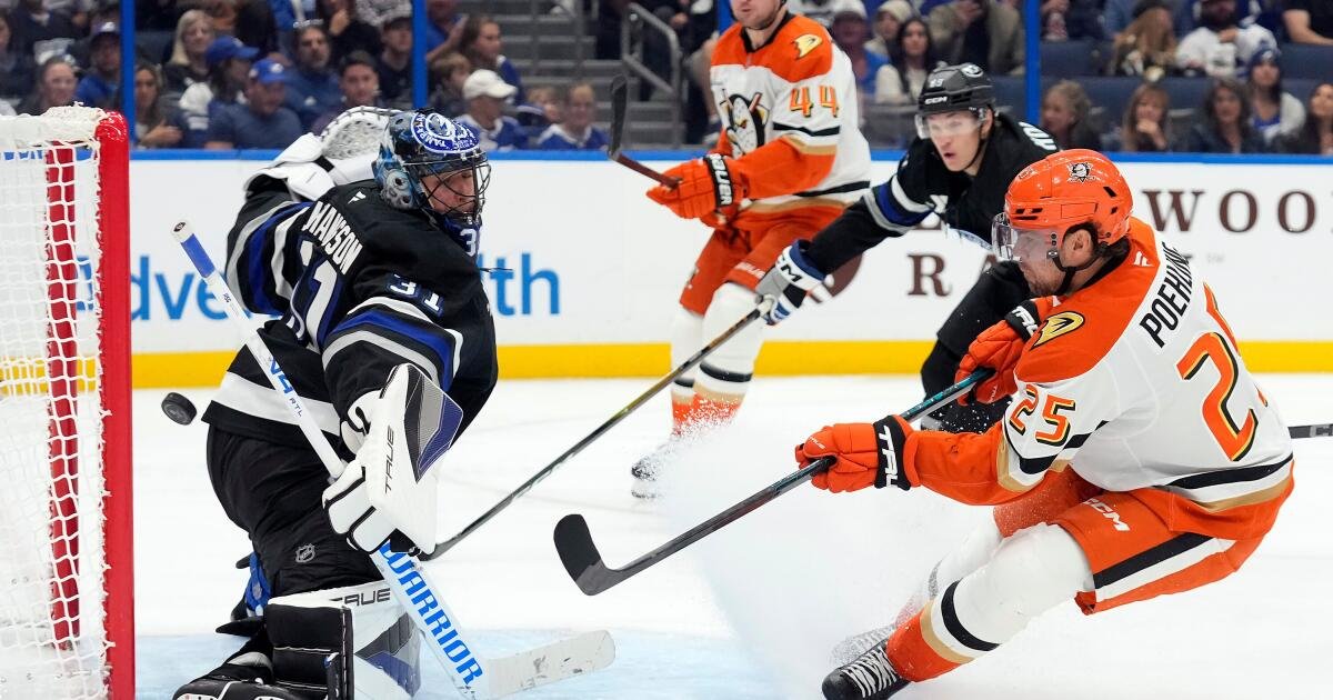 A los Ducks les falta un gol en la derrota en Tampa Bay
