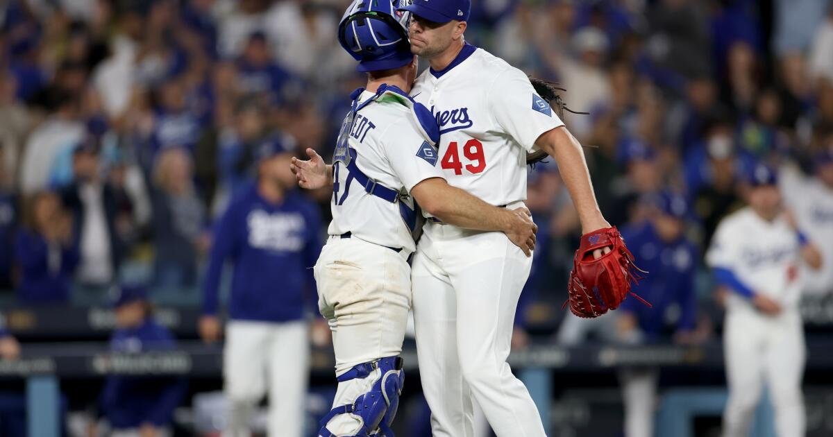 El informe deportivo: los Dodgers ganan el juego 1 sobre los rojos