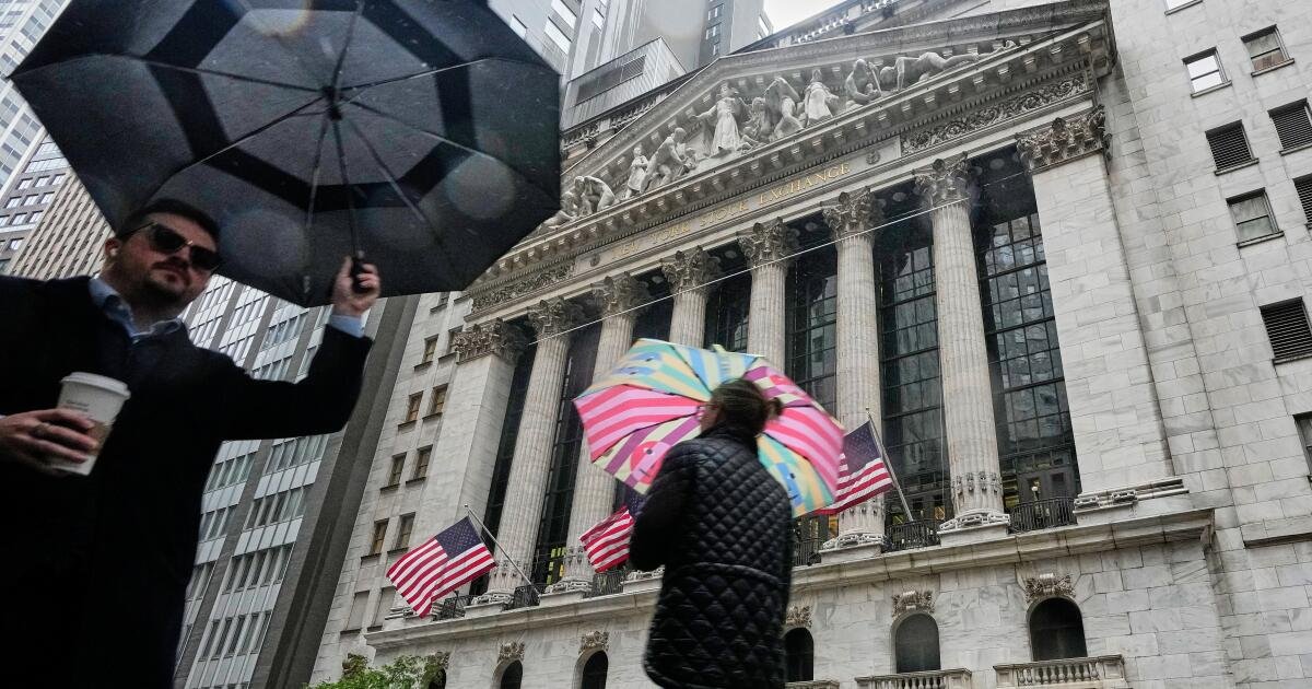 PayPal y UPS ayudan a llevar las acciones a más récords