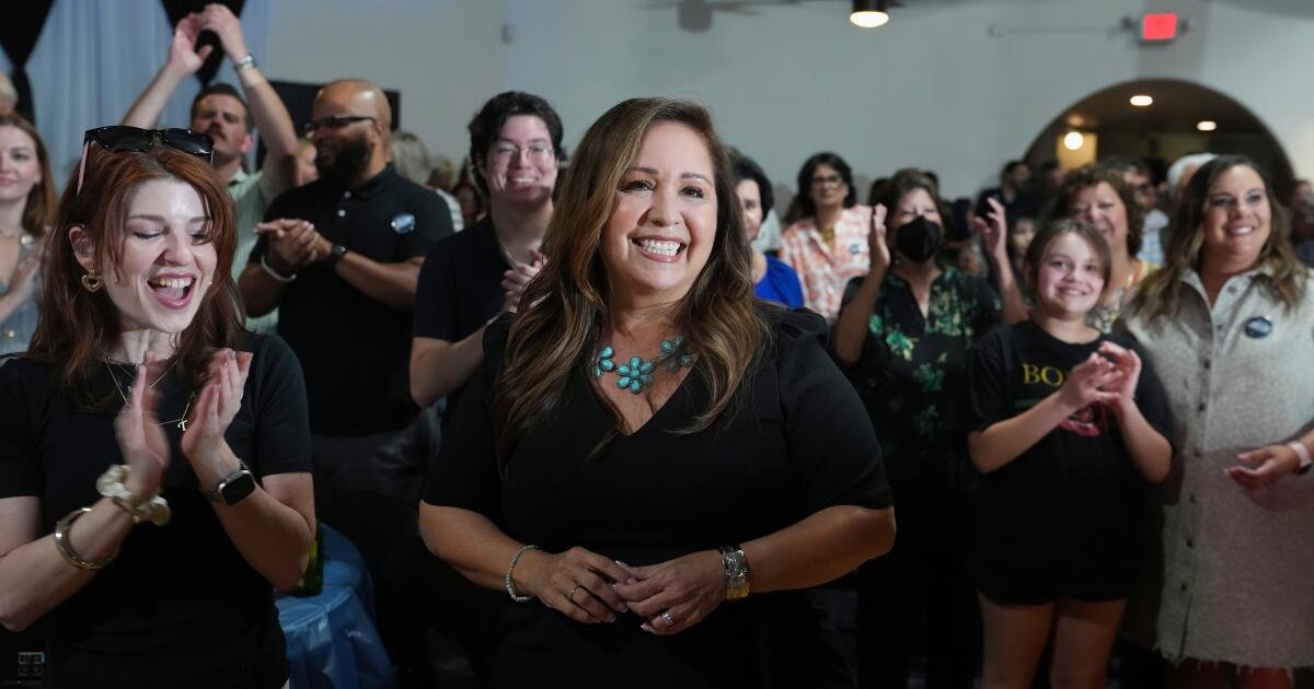 Ganó una elección aplastante. Pero Trump y Jeffrey Epstein la tienen atrapada en el limbo