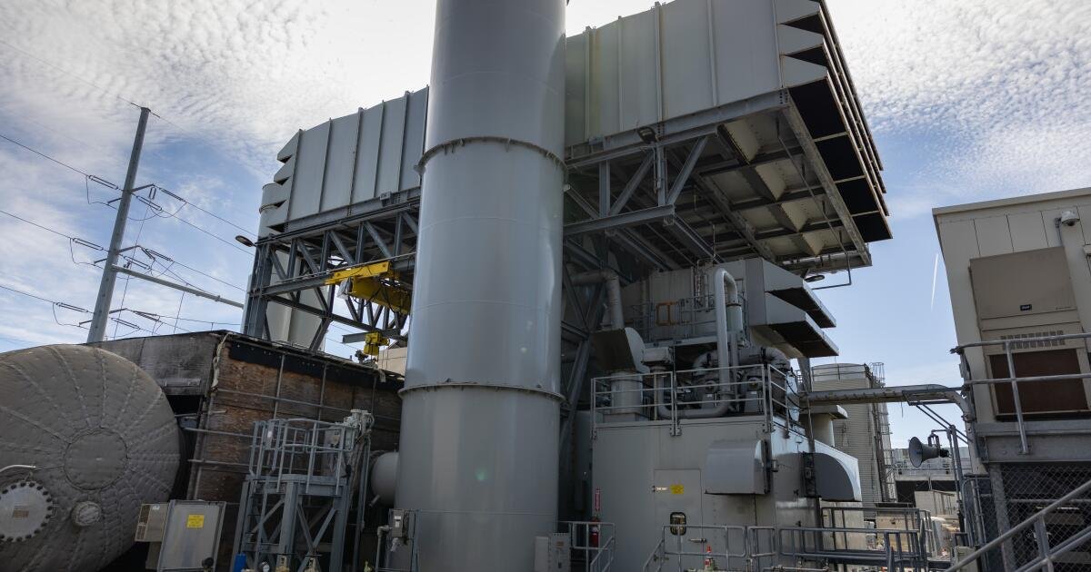 En una medida controvertida, LADWP dice que cambiará su mayor planta de energía de gas a hidrógeno