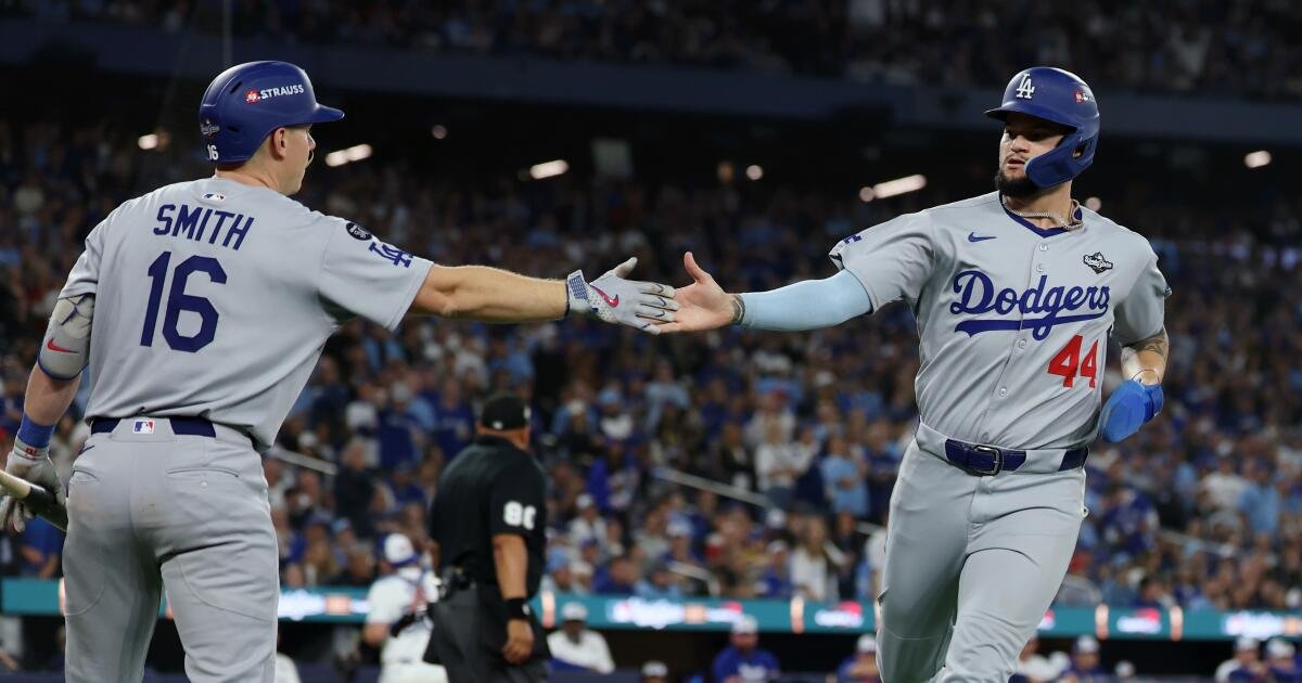 Los Dodgers consideran cambiar la alineación de la Serie Mundial; Shohei Ohtani se ríe de los cánticos de Toronto