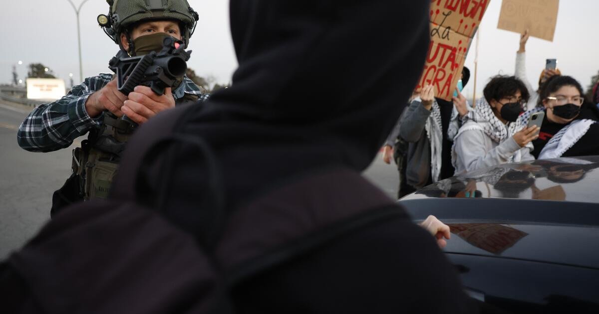 El aumento de la aplicación de medidas federales de inmigración ahora también está en pausa en East Bay, dice el alcalde de Oakland