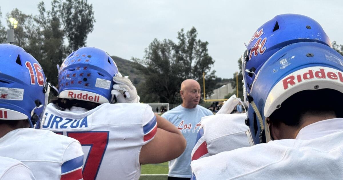 El equipo de fútbol de Los Alamitos High ha crecido como grupo durante el inicio de 7-0
