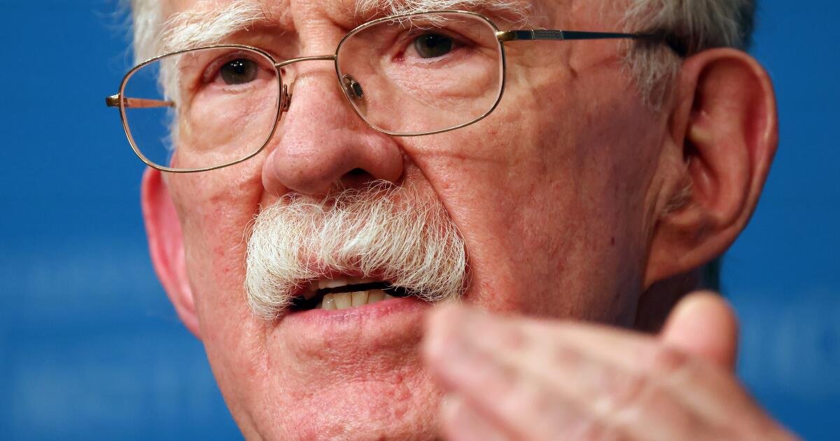 Bolton, exasesor de seguridad nacional de Trump, acusado de mal manejo de información clasificada