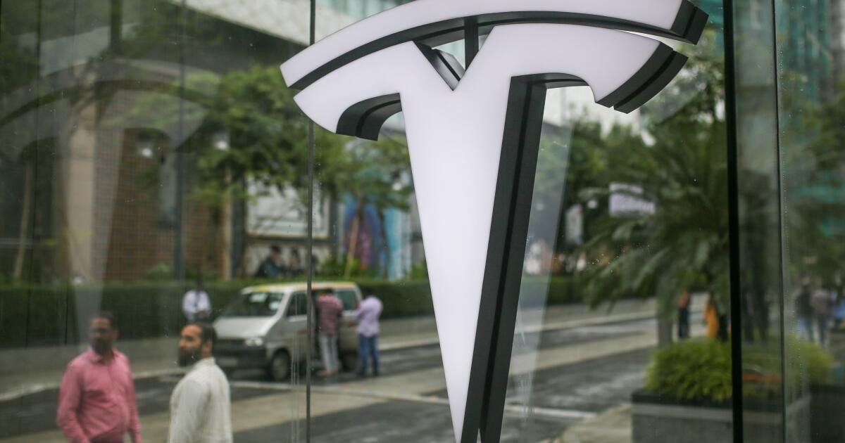 Las ganancias de Tesla caen después de que los costos socavan las ventas récord de vehículos eléctricos