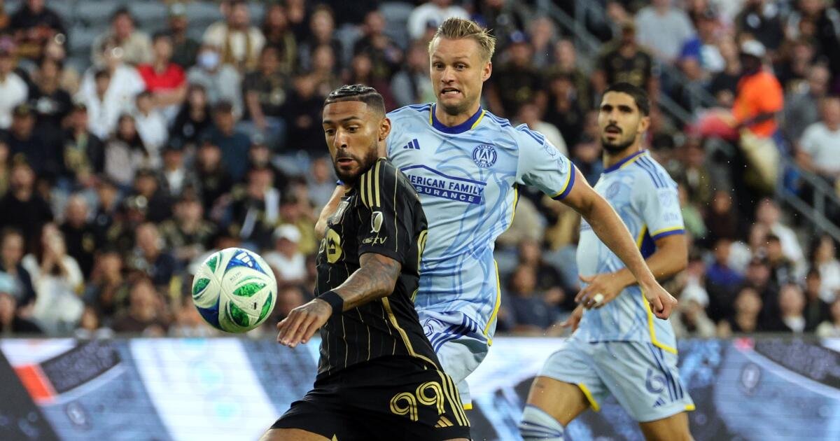 El gol tardío de Denis Bouanga eleva a LAFC a su quinta victoria consecutiva