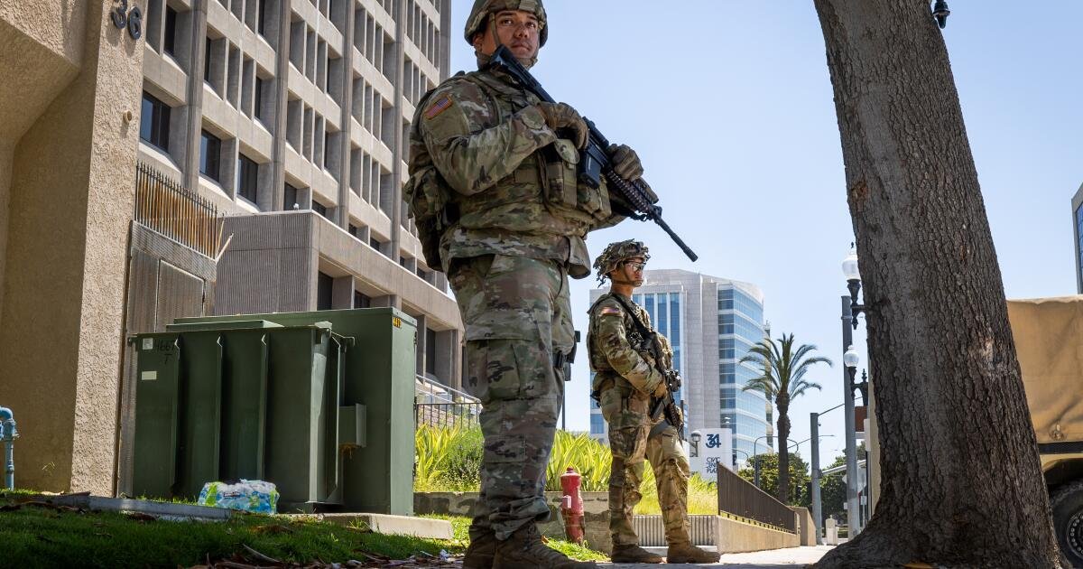 Trump envía la Guardia Nacional de California a Illinois mientras la Casa Blanca busca extender el control
