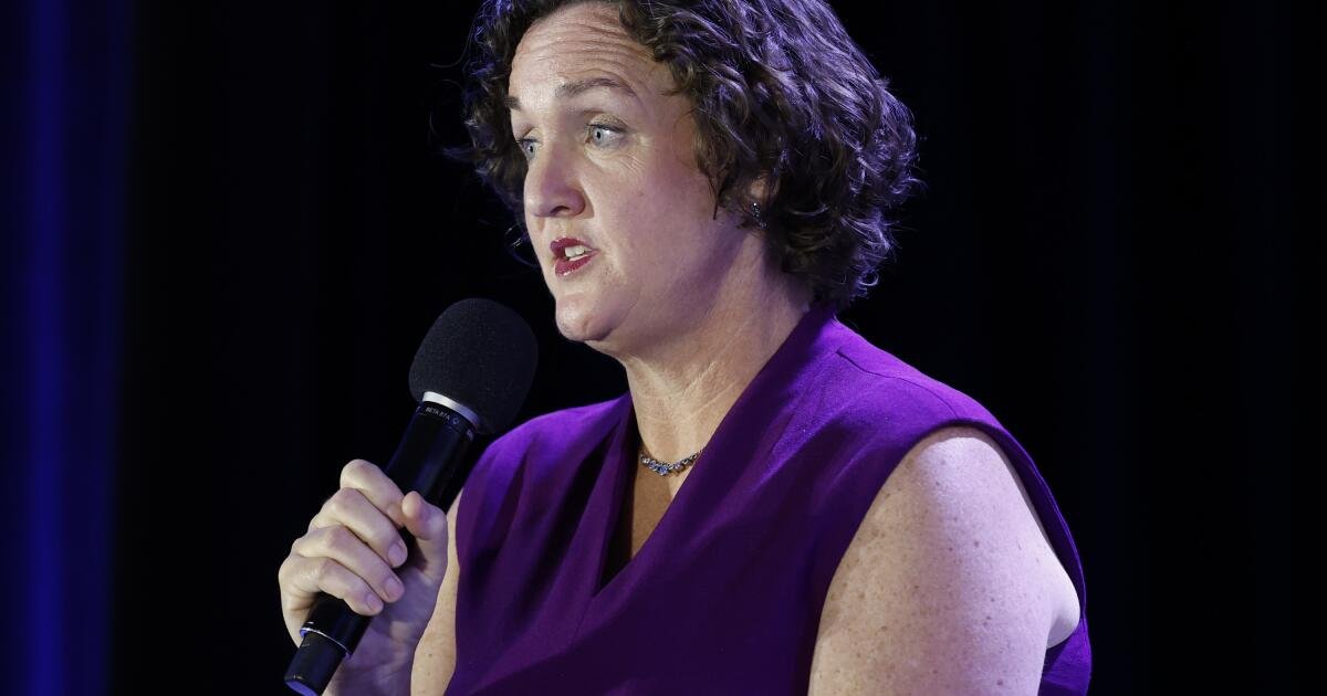 Katie Porter gana el respaldo del poderoso grupo de mujeres democráticas en la carrera del gobernador de 2026